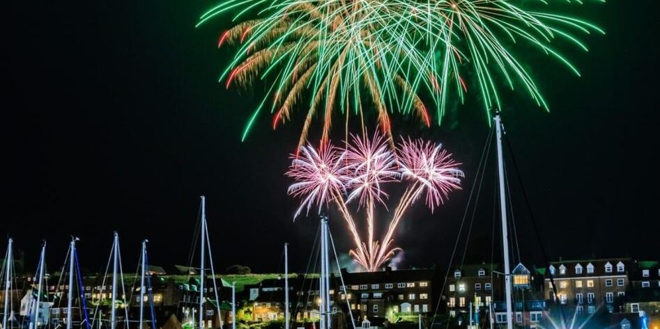 Monumental Fireworks — gallery photo 1
